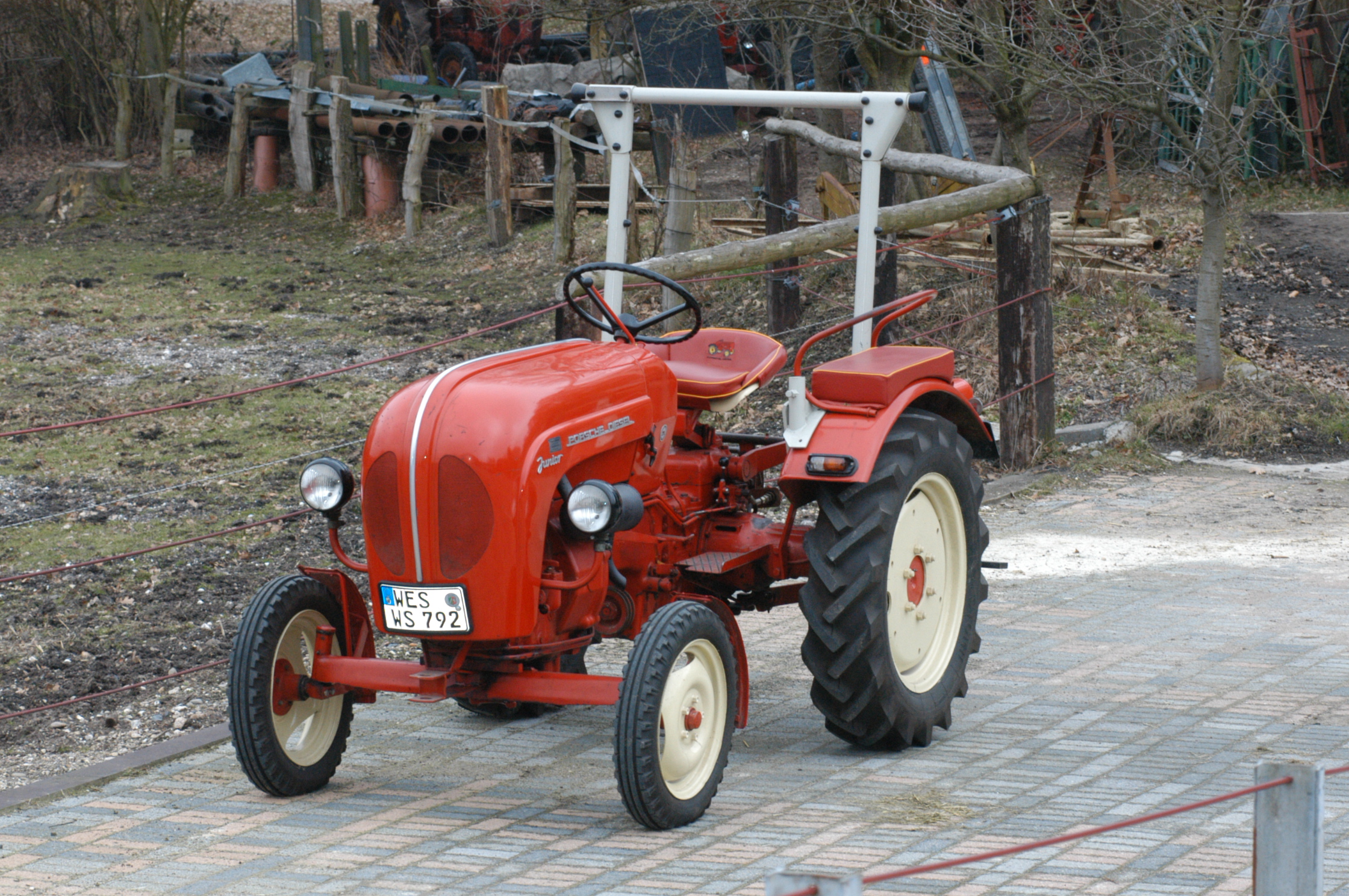 fund44_109.jpg